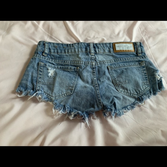 Cheeky shorts - Picture 2 of 2